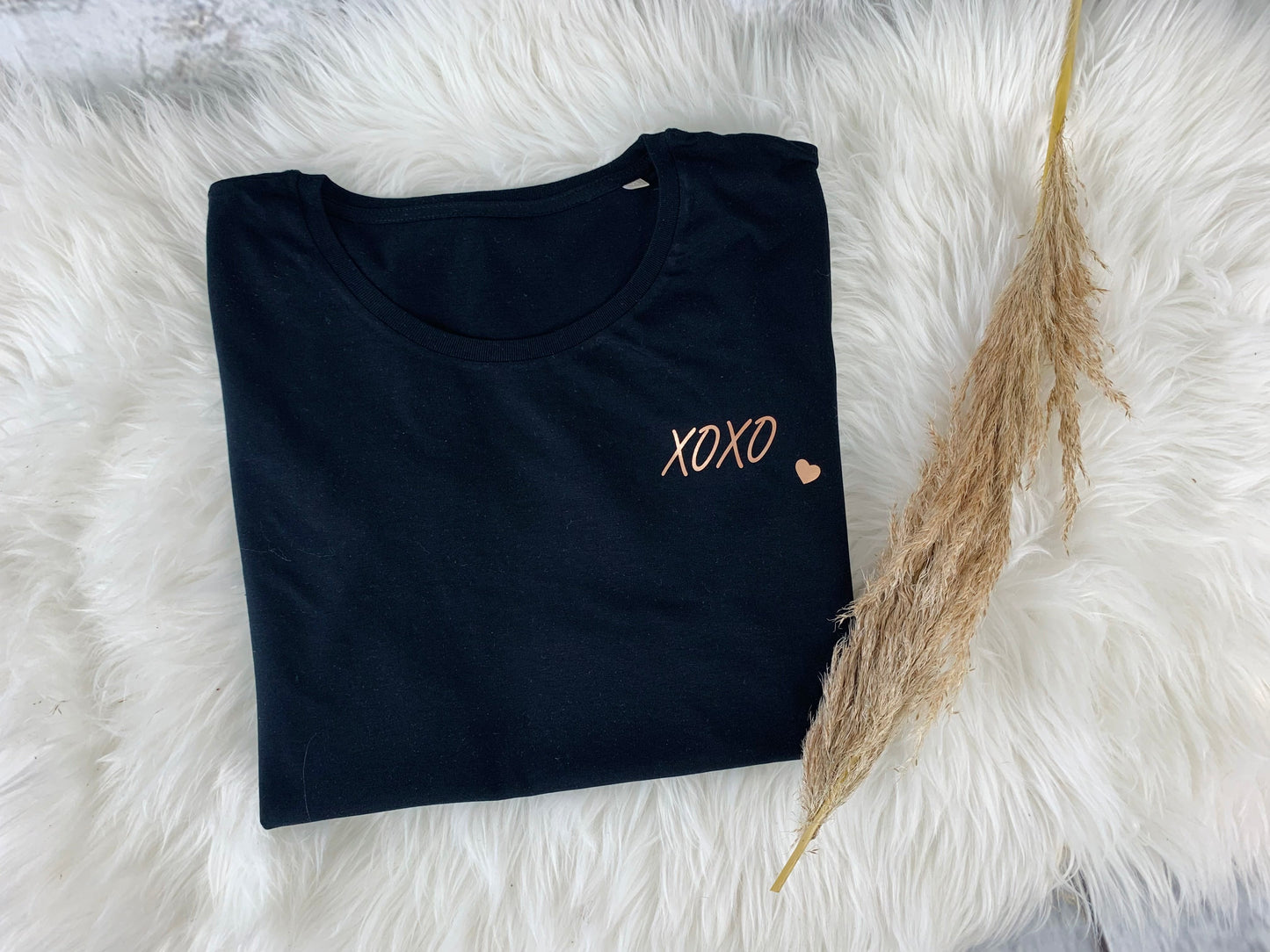xoxo T-Shirt | Maniro